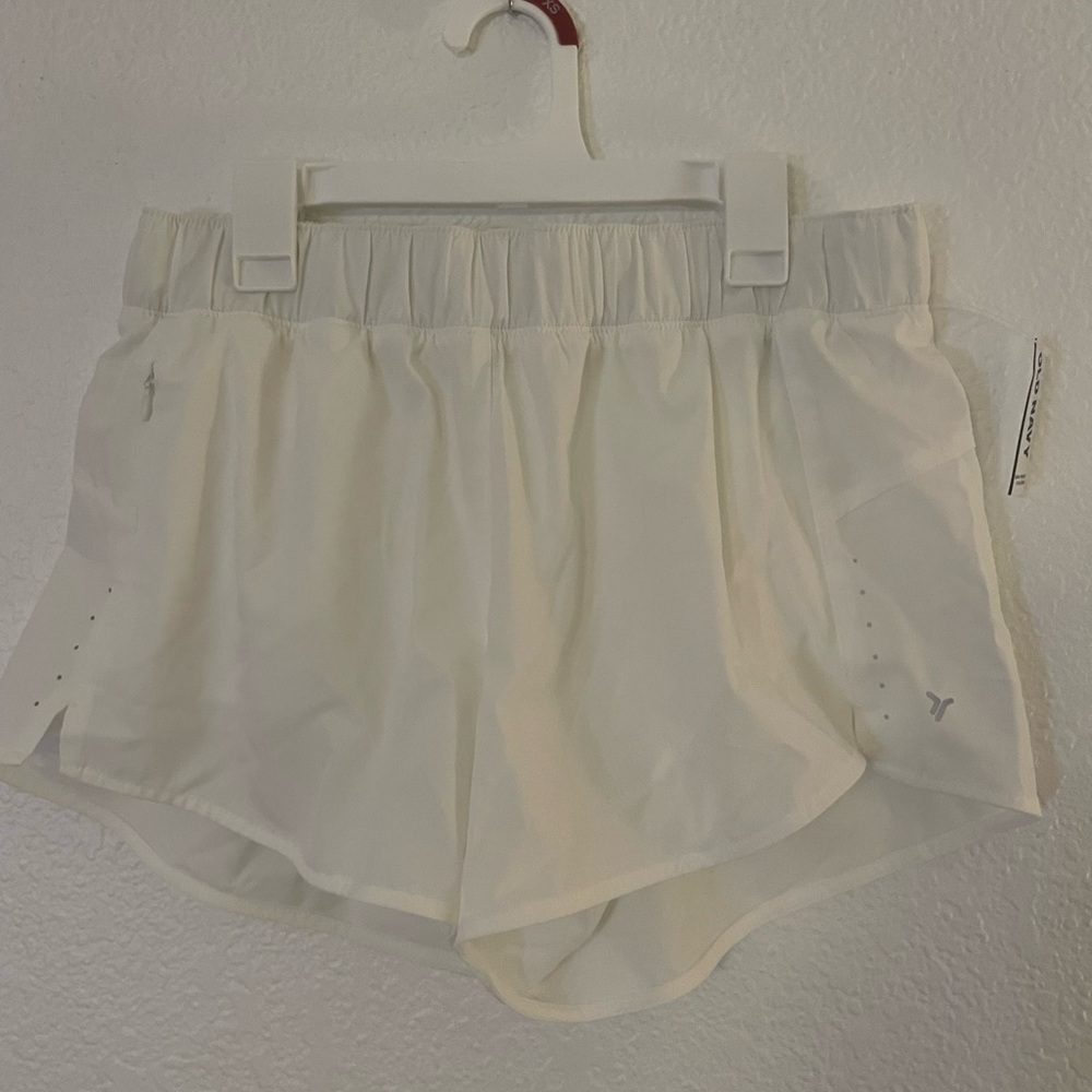 NWT Women’s Mid Rise Athletic Short S White 3in Inseam